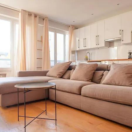 Enjoy Parisian Life Few Steps From Trocadero