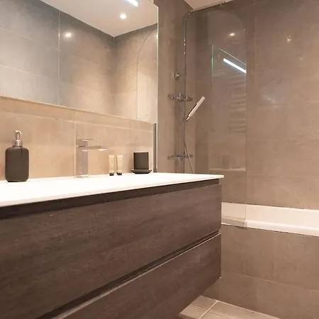 Appartement Enjoy Parisian Life Few Steps From Trocadero Parijs